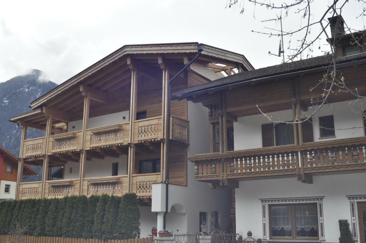 Hotel Garni Schwarzenstein Campo Tures Exterior foto